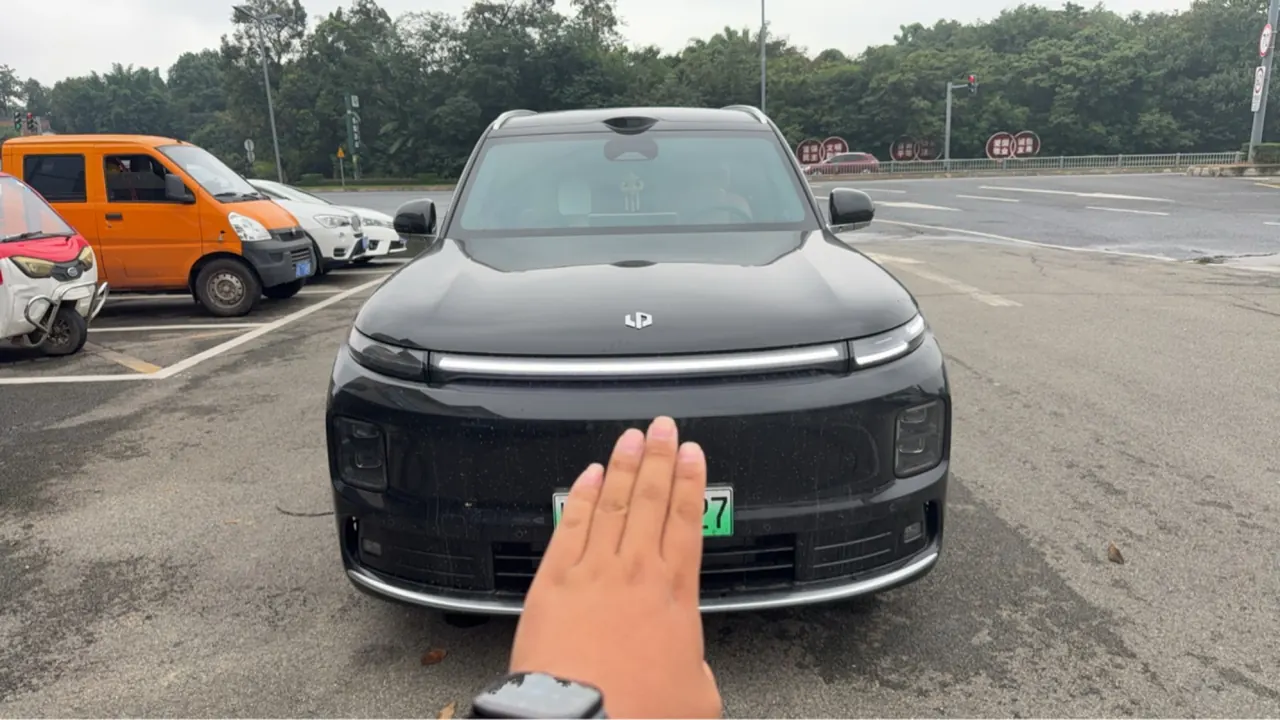 Leapmotor 2026 D 19 500 Zhizun Edition 6-seat Automatic Gear 2