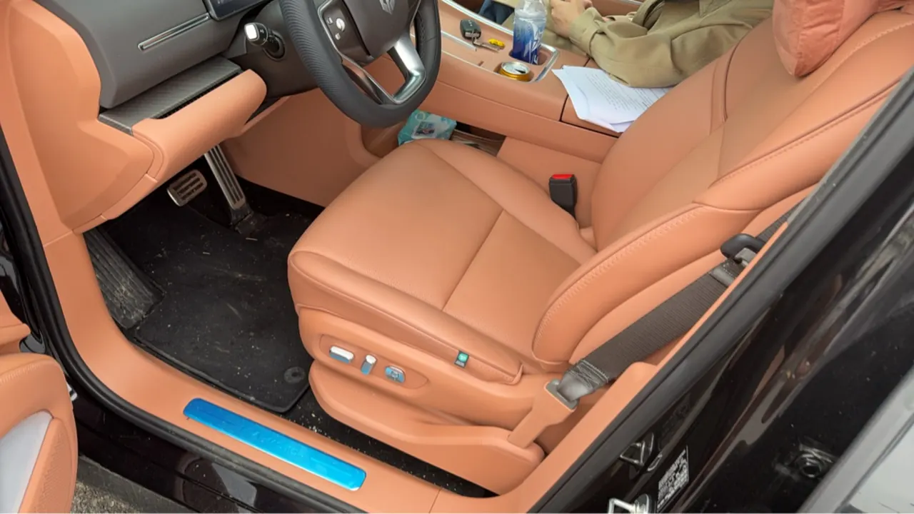 Leapmotor 2026 D 19 500 Zhizun Edition 6-seat Automatic Gear 6