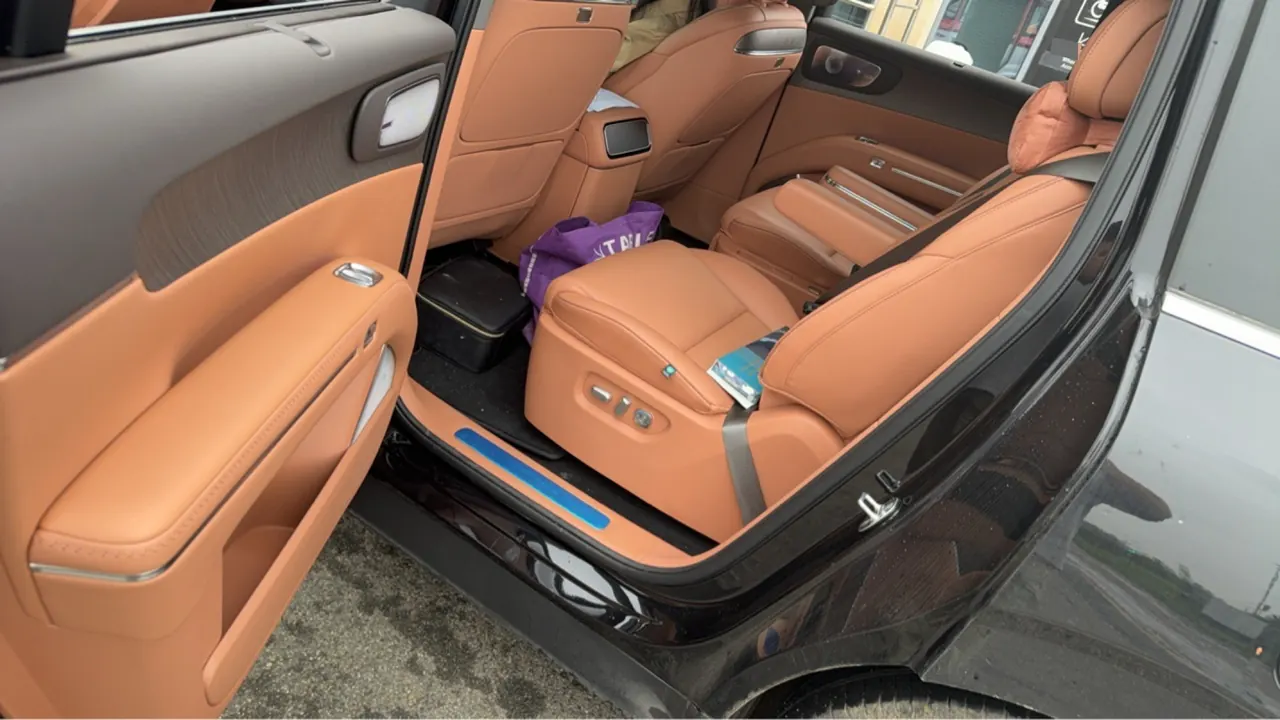 Leapmotor 2026 D 19 500 Zhizun Edition 6-seat Automatic Gear 9