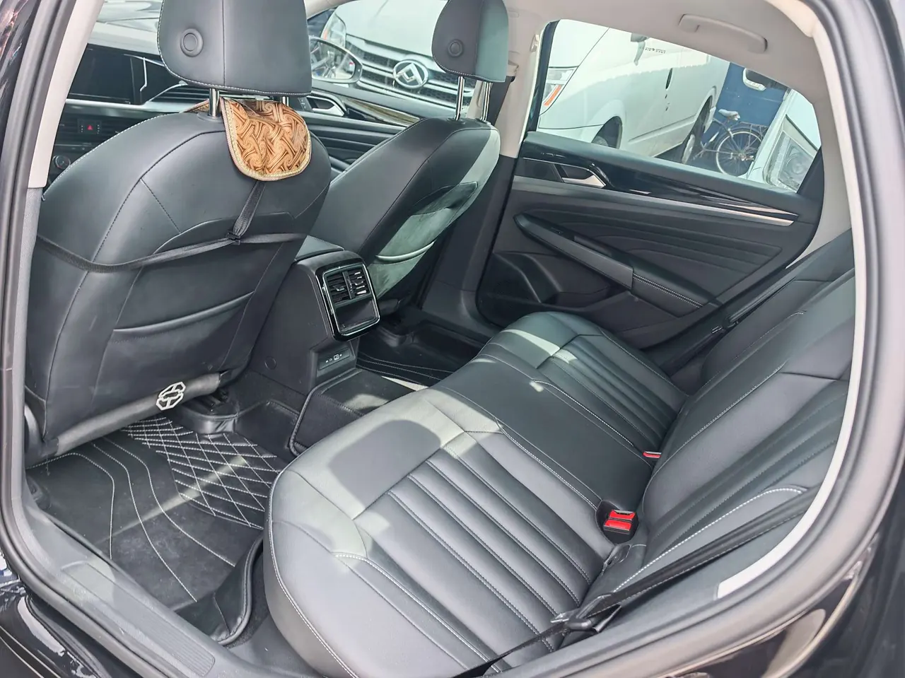 Volkswagen 2022 Passat 1.4TSI 280TSI Business Edition Automatic 3