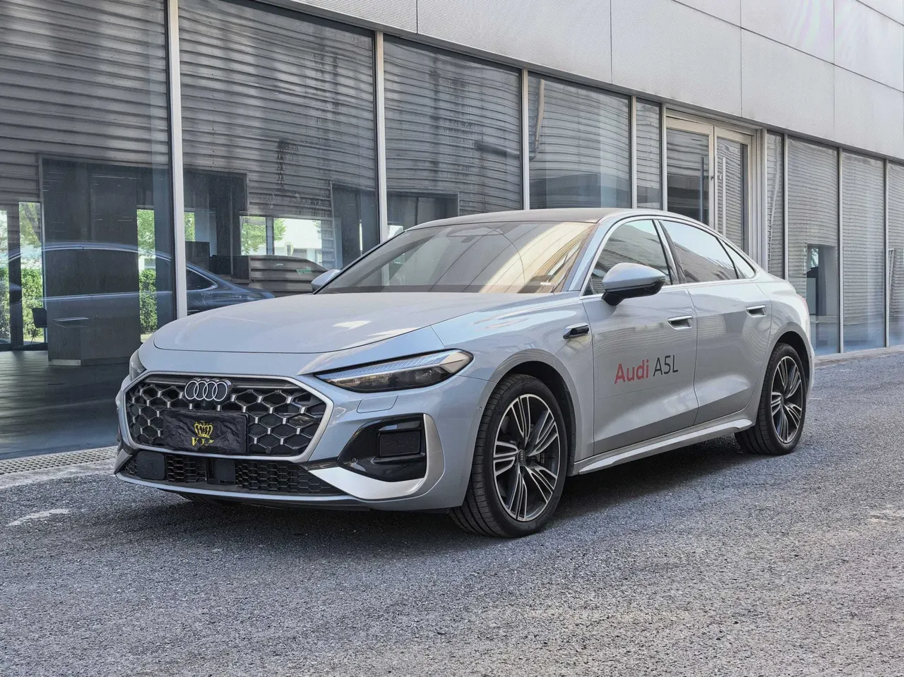 Открыть галерею: Audi 2026 A5L 2.0T Dry Kun Smart Driving Edition Automatic Gear