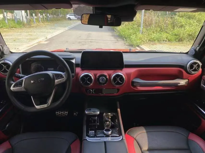 Beijing 2020 BJ40 2.0T 4-wheel drive city hunter version chivalrous automatic gear 5