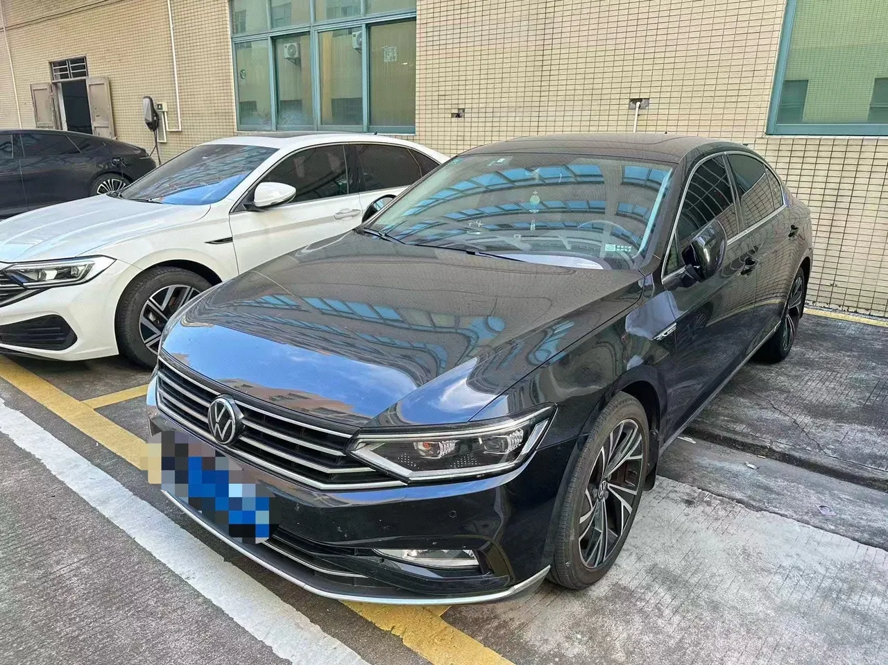 Открыть галерею: Volkswagen 2020 Magotan 2.0TSI 330TSI luxury automatic transmission