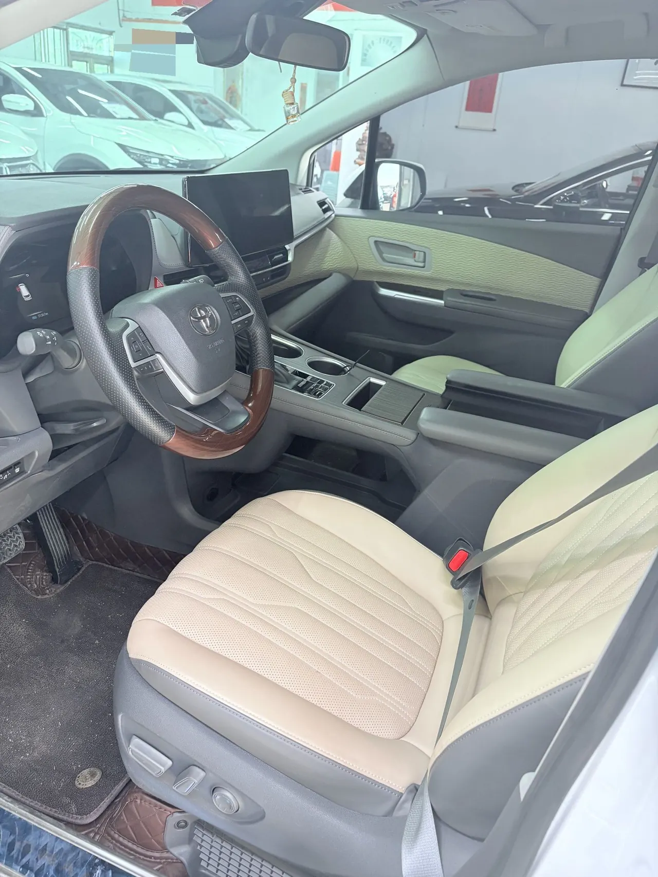 Toyota 2024 Grevia HYBRID 2.5 Stepless Deluxe Edition Automatic Transmission 2