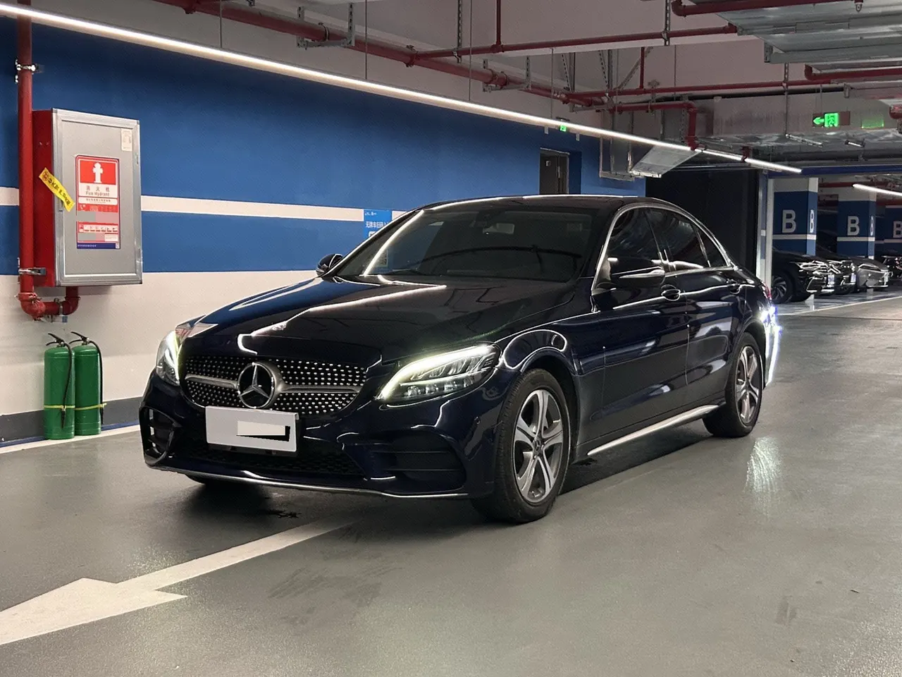 打开图片灯箱:Mercedes Benz Class C 2020 C 260 L 48V 1.5T Sports Edition Automatic Gear