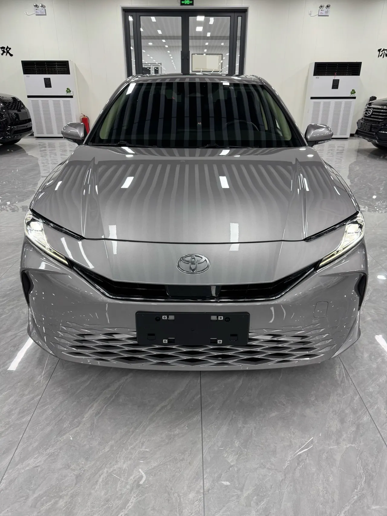 Toyota 2024 Camry Dual Engine 2.0HGVP Stepless Deluxe Automatic Gear 2