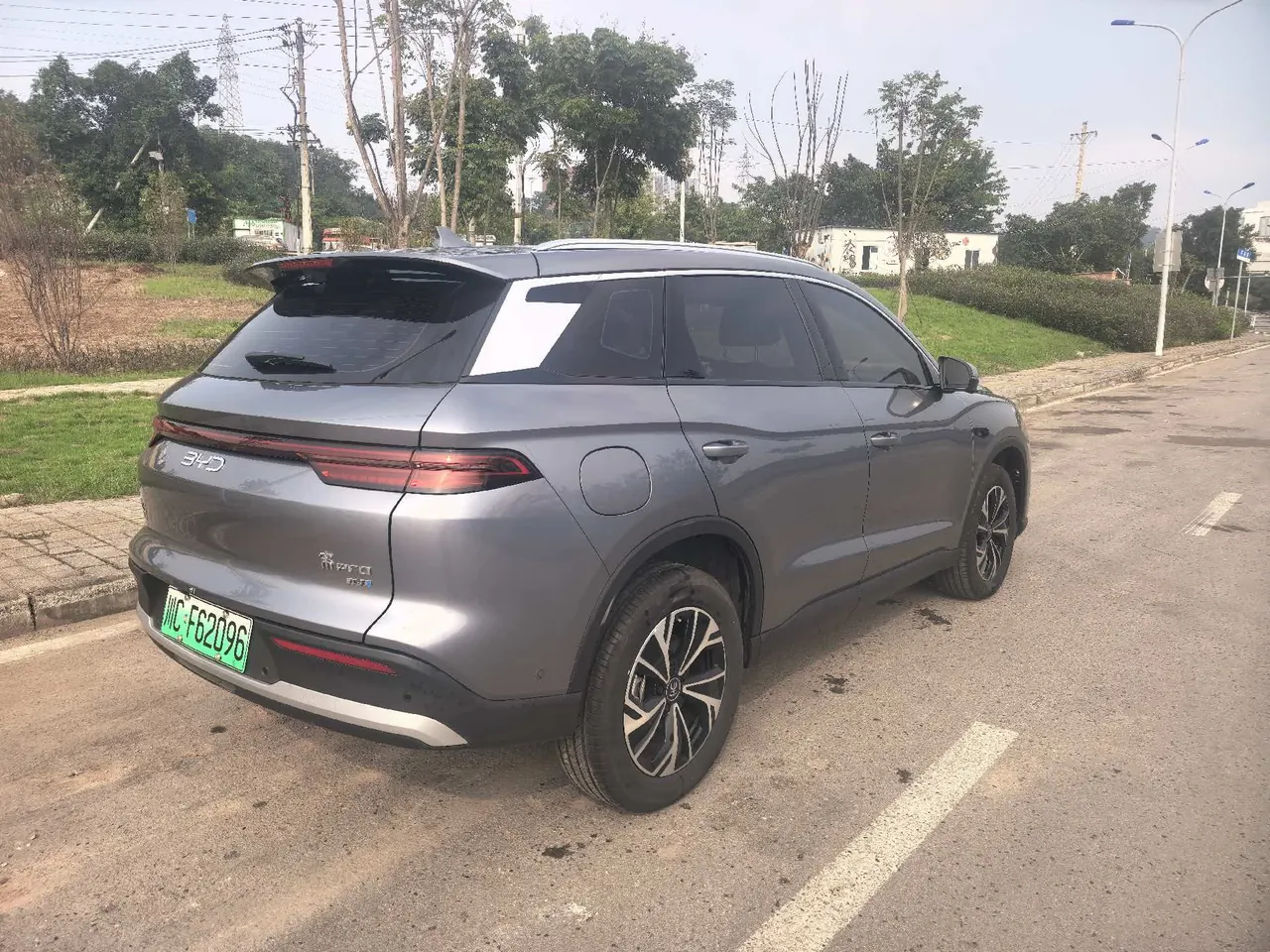 BYD Song Pro New Energy 2025 Song Pro DM-i 1.5 Stepless Smart Driving Edition 75KM Exceed Automatic Gear 3