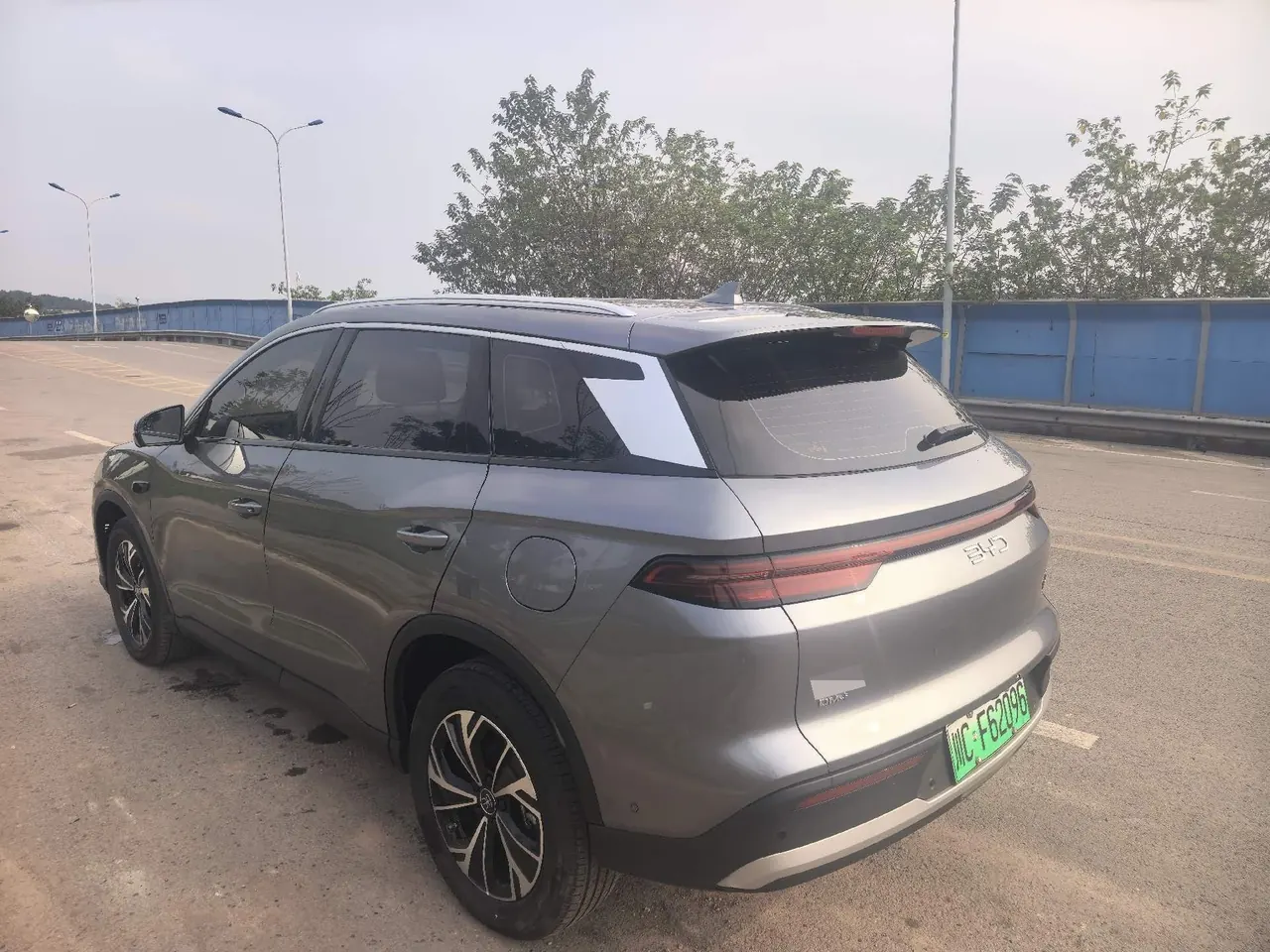 BYD Song Pro New Energy 2025 Song Pro DM-i 1.5 Stepless Smart Driving Edition 75KM Exceed Automatic Gear 4