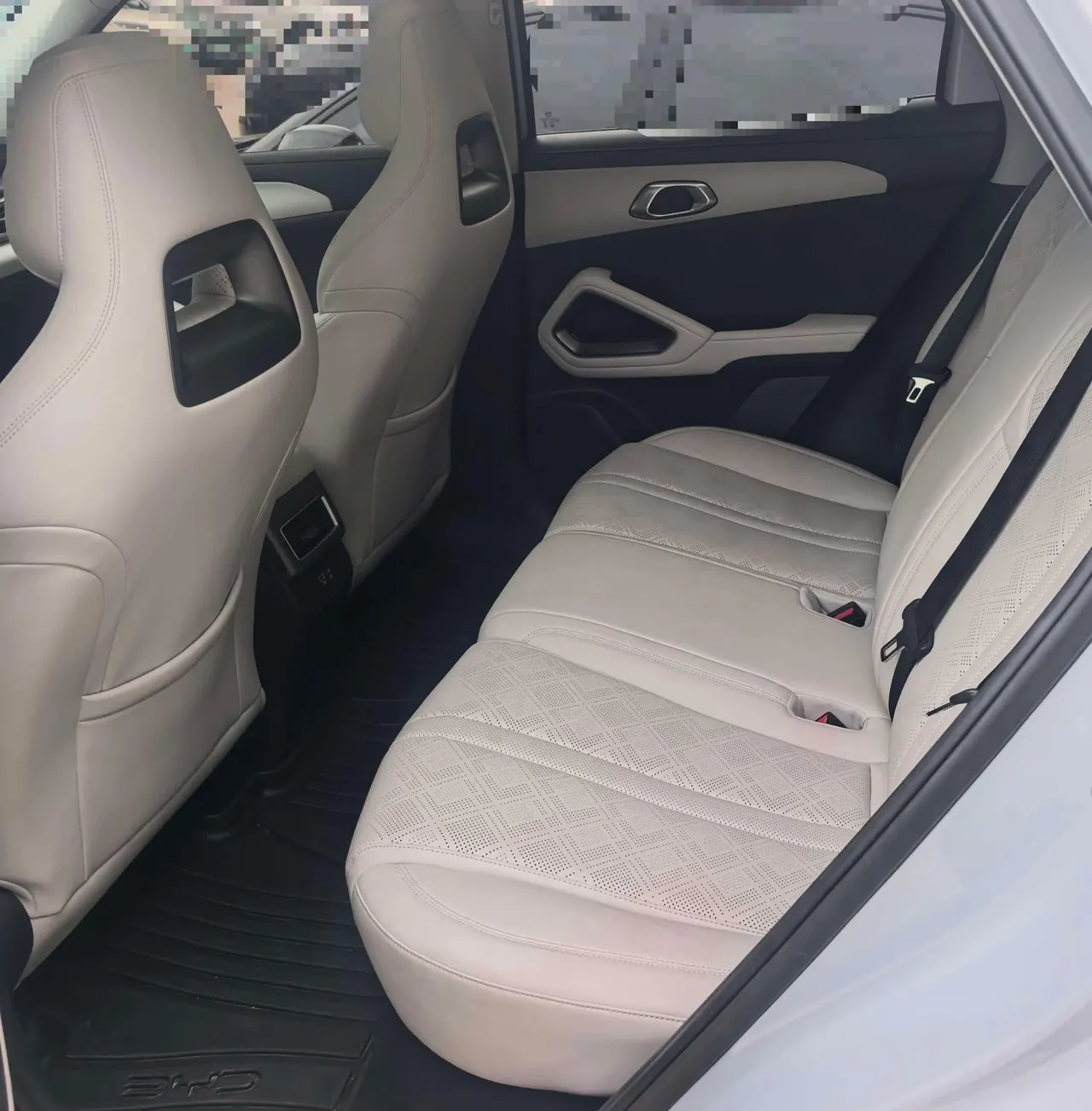 BYD 2025 Yuan UP Smart Driving 401KM Exceed Automatic Gear 4