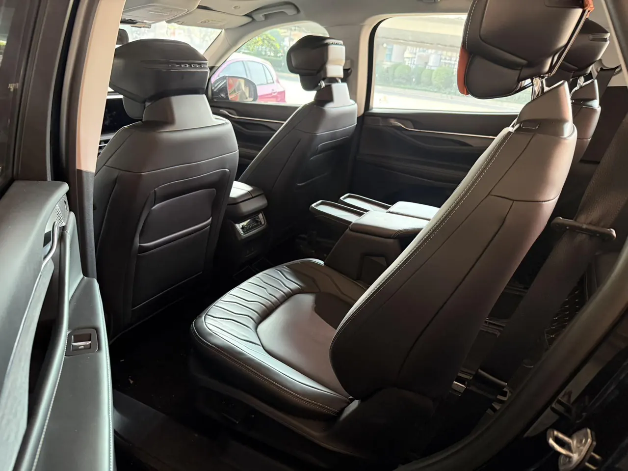 Ford 2025 Ruijie L 2.0T EcoBoost Two-wheel Drive 7-seat Luxury Automatic Gear 3