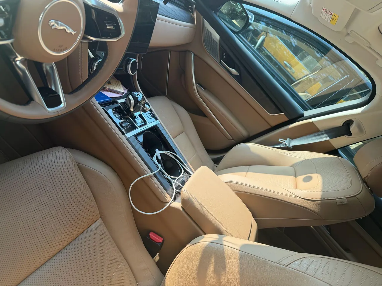 Jaguar 2025 XFL 2.0T P 12500.00g Drive Enjoy Deluxe Edition Automatic Gear 2