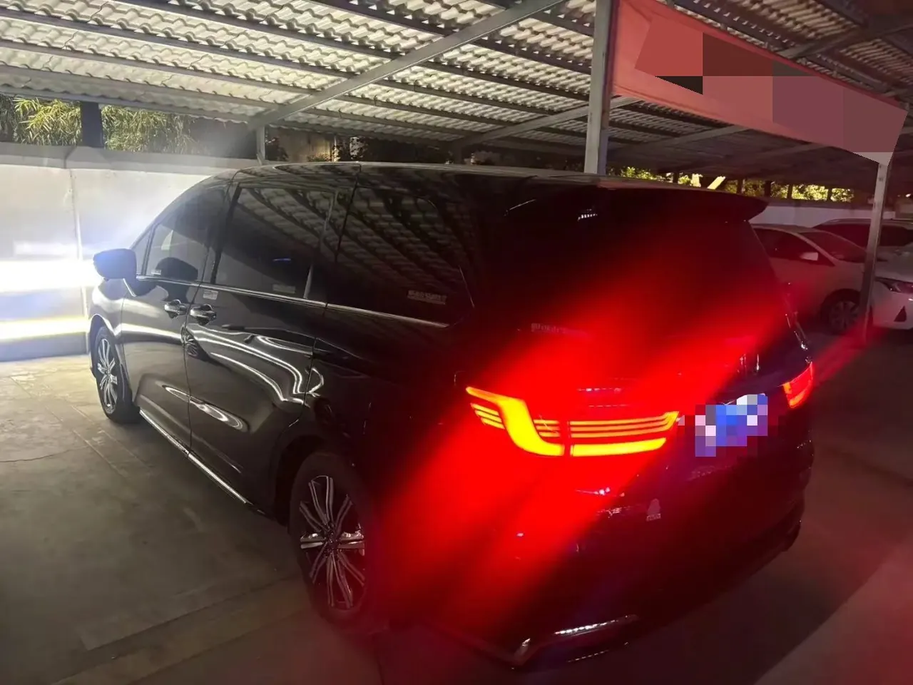 Honda 2024 Odyssey Hybrid 2.0 Stepless Sharp and Pleasant Edition Automatic Gear 5