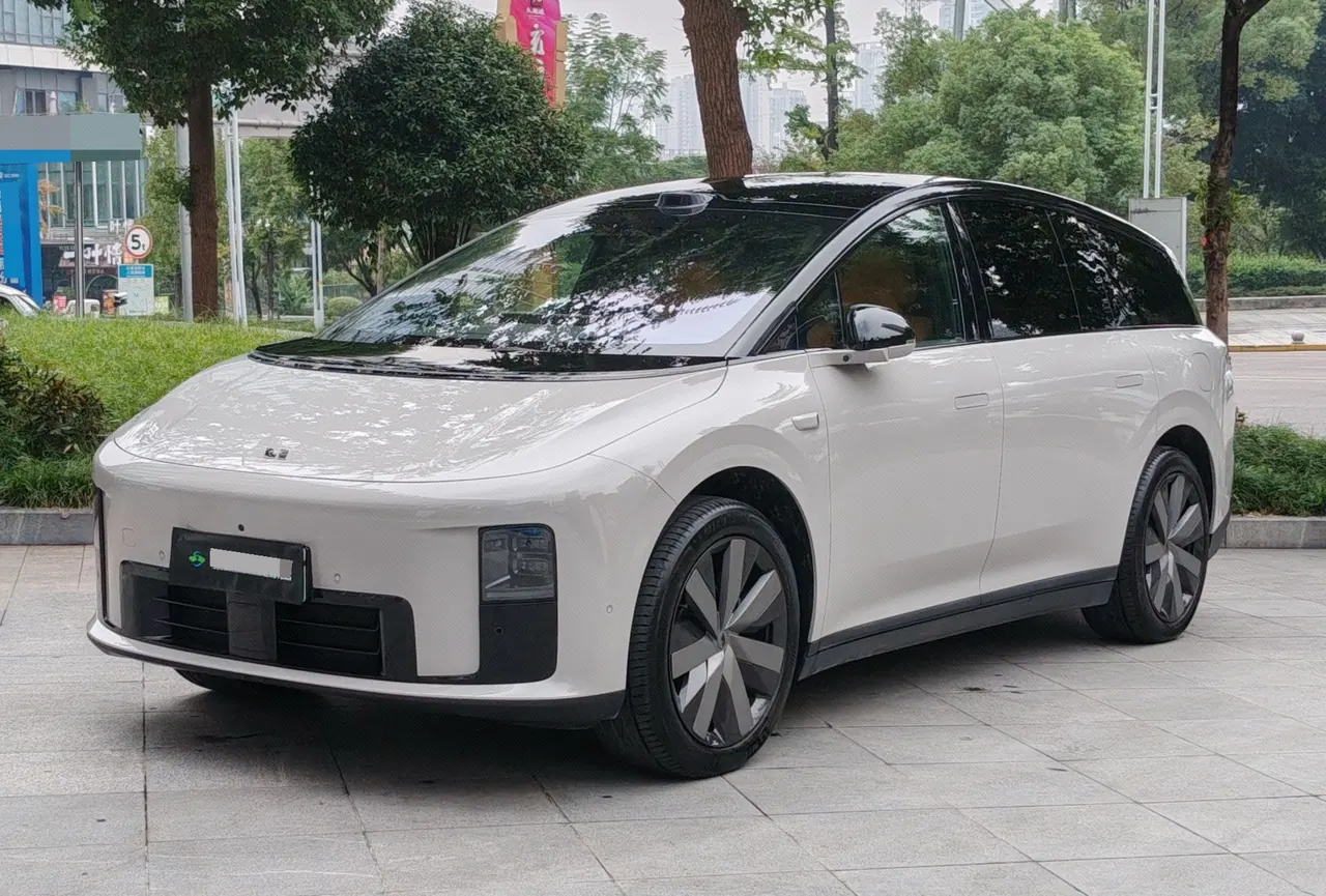 Li 2025 i8 Standard Edition Automatic Gear - View 1