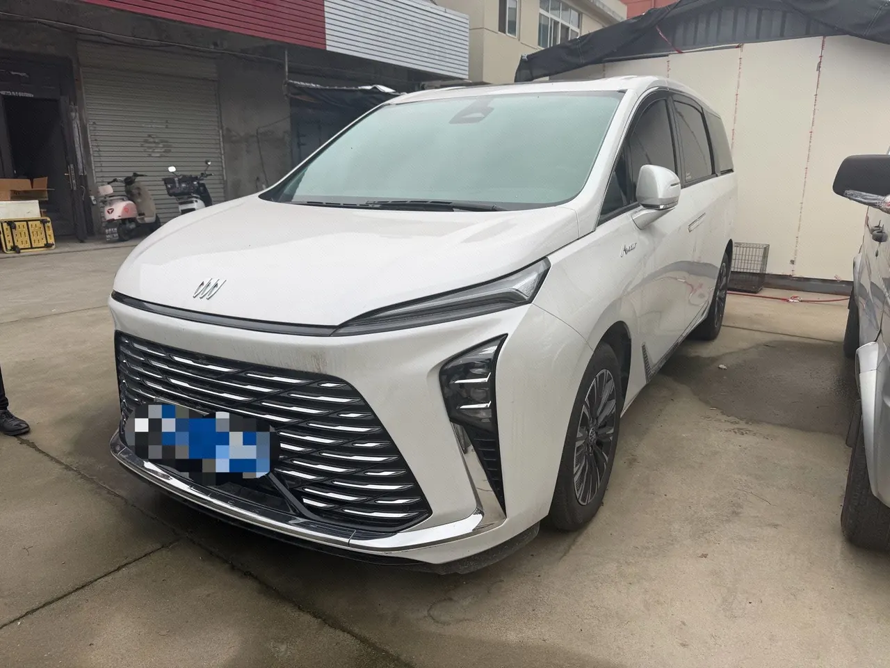 Open image lightbox: Buick 2025 GL8 ES Lu Zun 48V 2.0T Premium Edition Automatic Gear