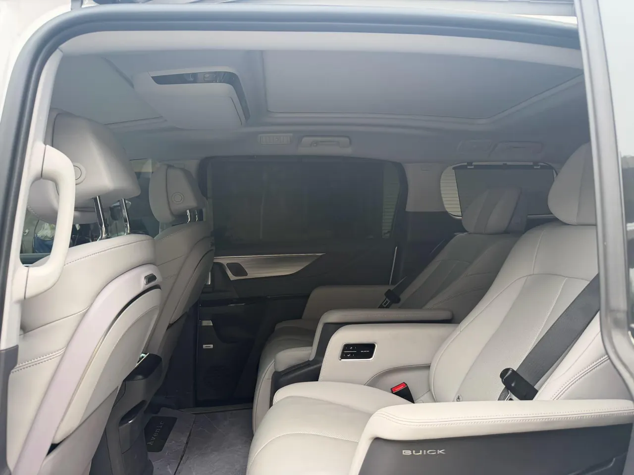 Buick 2025 GL8 ES Lu Zun 48V 2.0T Premium Edition Automatic Gear 4