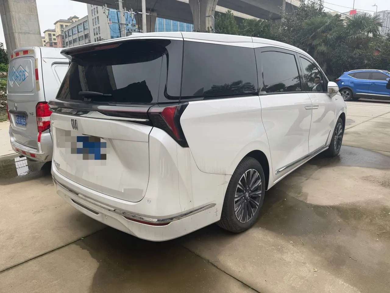 Buick 2025 GL8 ES Lu Zun 48V 2.0T Premium Edition Automatic Gear 8