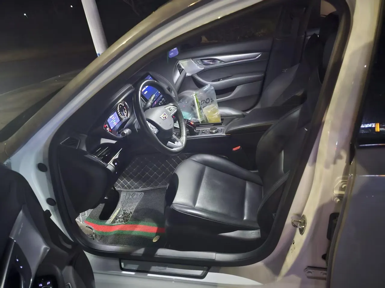 Cadillac 2021 CT5 2.0T 28T luxury automatic gear 3