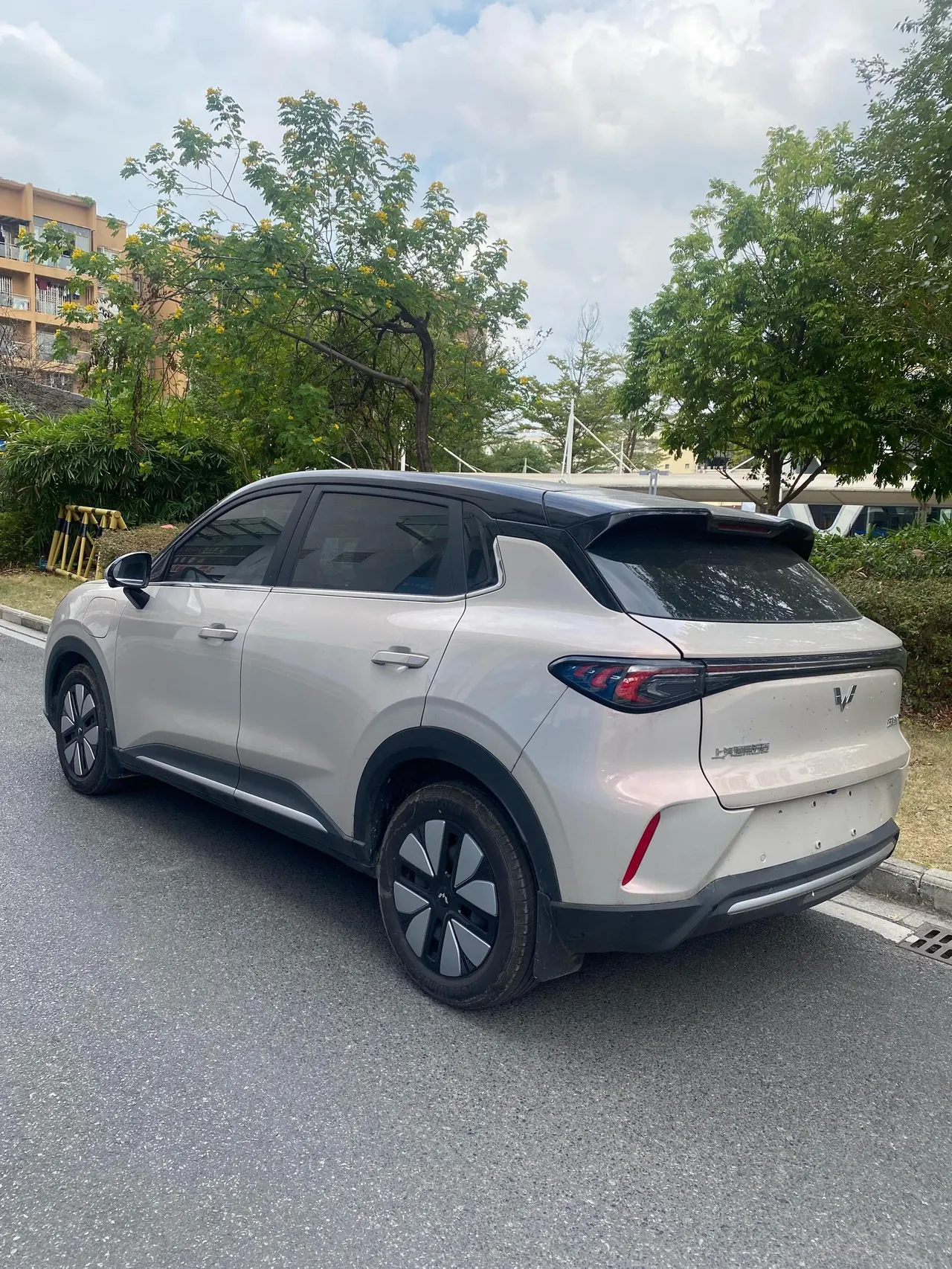WuLing 2025 Plantronics S 325km Exclusive Automatic Transmission 5