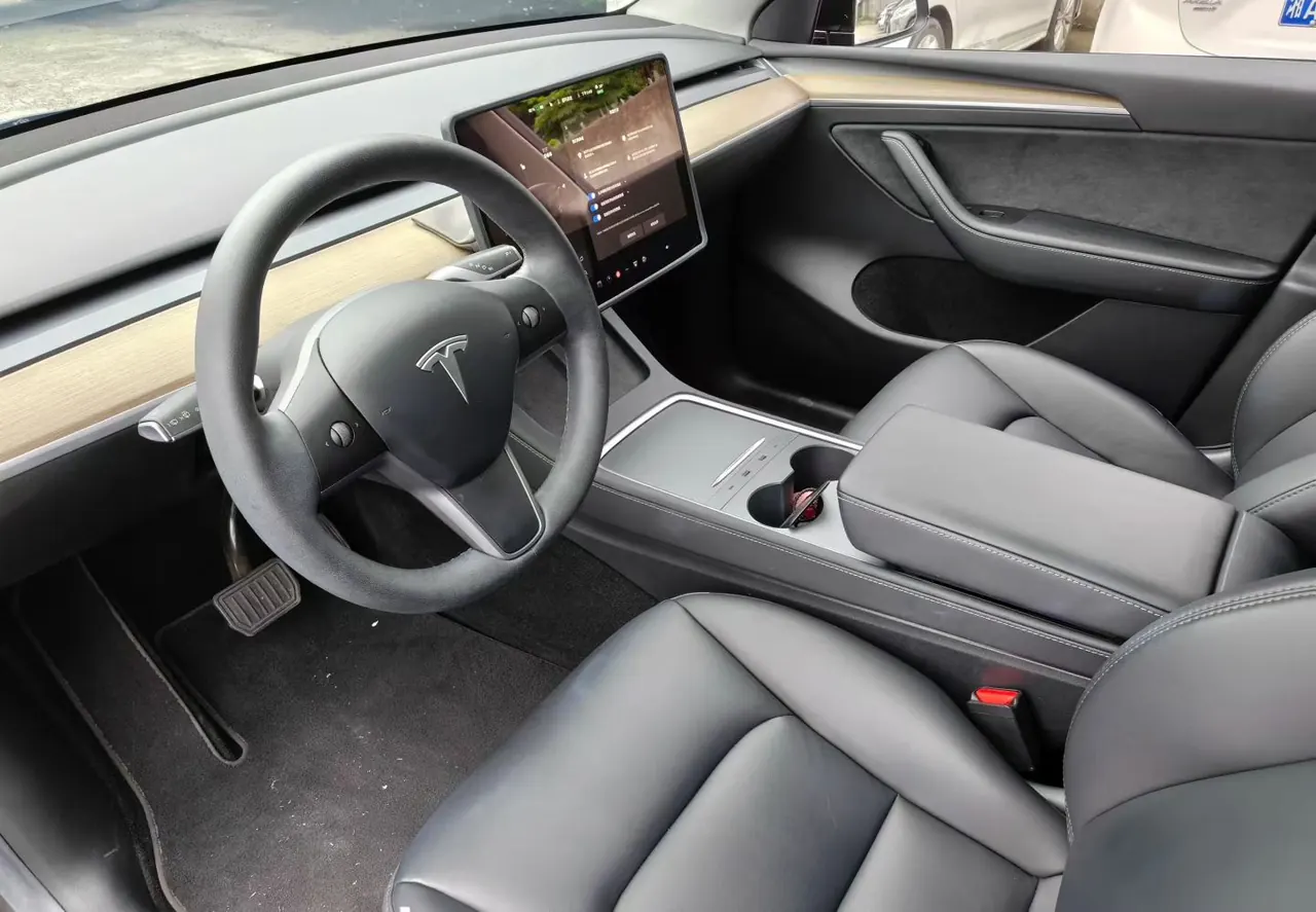 Tesla 2022 Model Y rear-wheel drive version automatic transmission 5