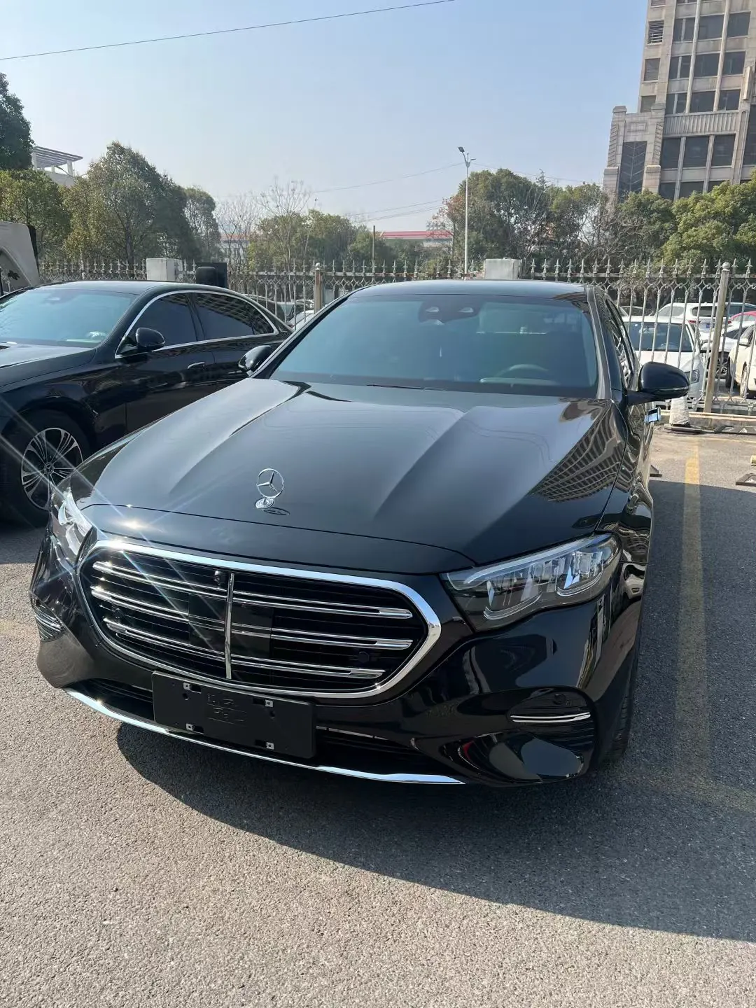 Открыть галерею: Mercedes Benz E Class 2026 E 300 L 48V 2.0T Luxury (Modified) Automatic Gear