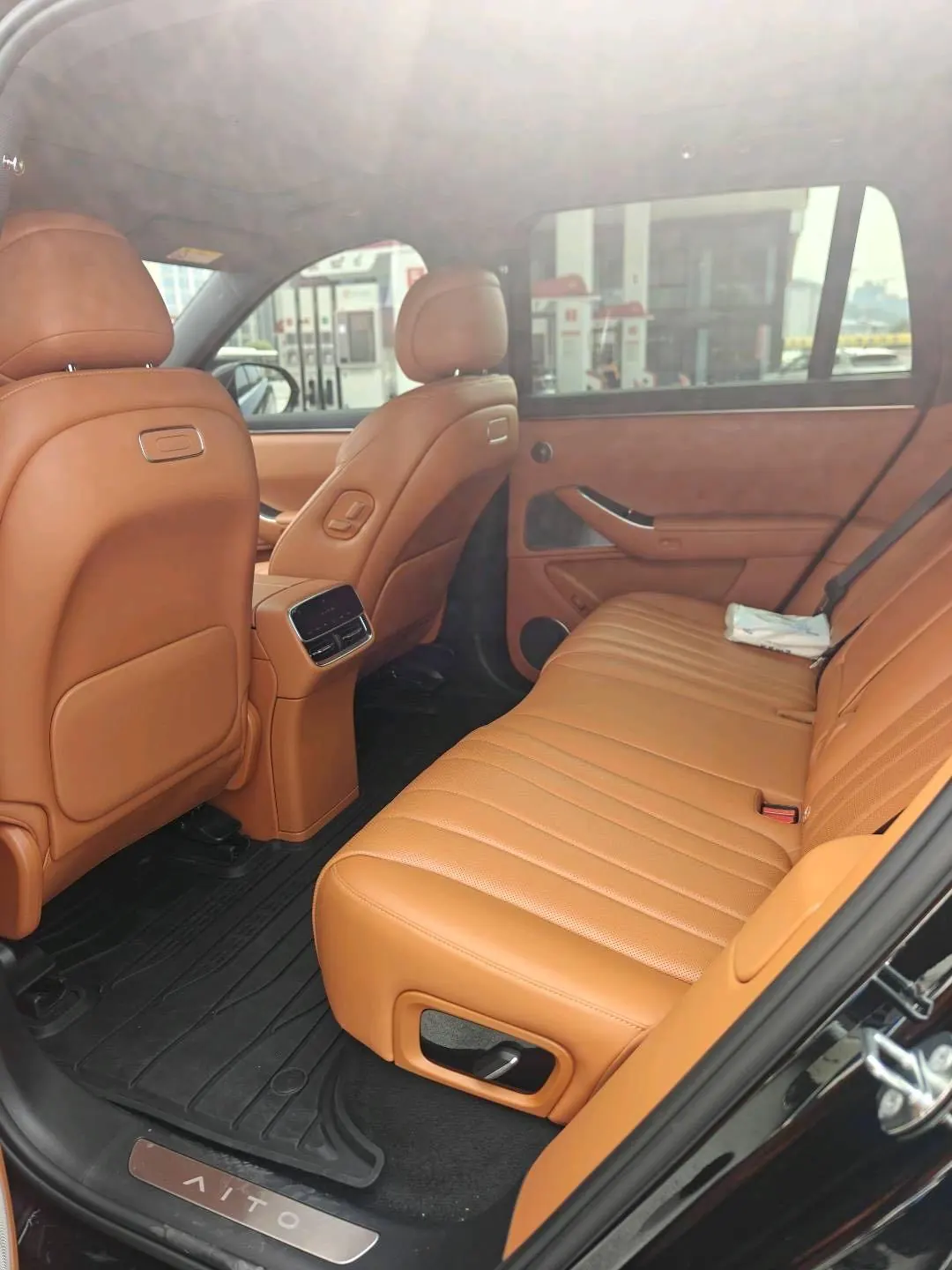 AITO 2026 AITO M7 extended range Pro 4-wheel drive version 5-seat automatic gear 4