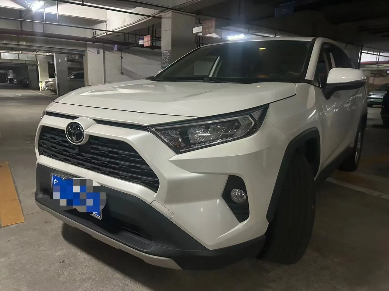 Open image lightbox: Toyota 2022 RAV4 Rongbo 2.0 Stepless Two-Drive Fashion Edition Automatic Gear