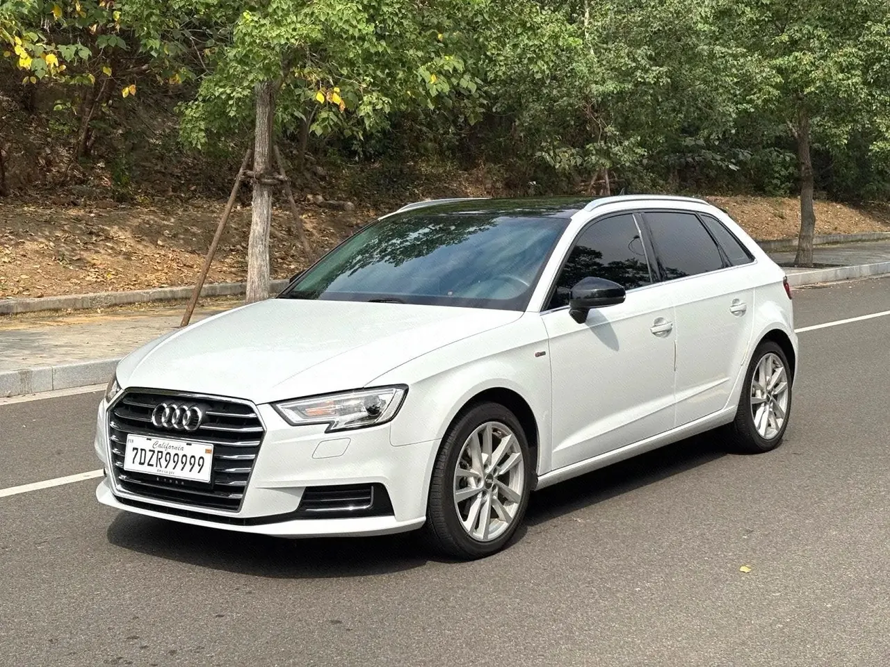 Open image lightbox: Audi 2020 A3 Sportback 1.4TFSI 35TFSI aggressive automatic gear