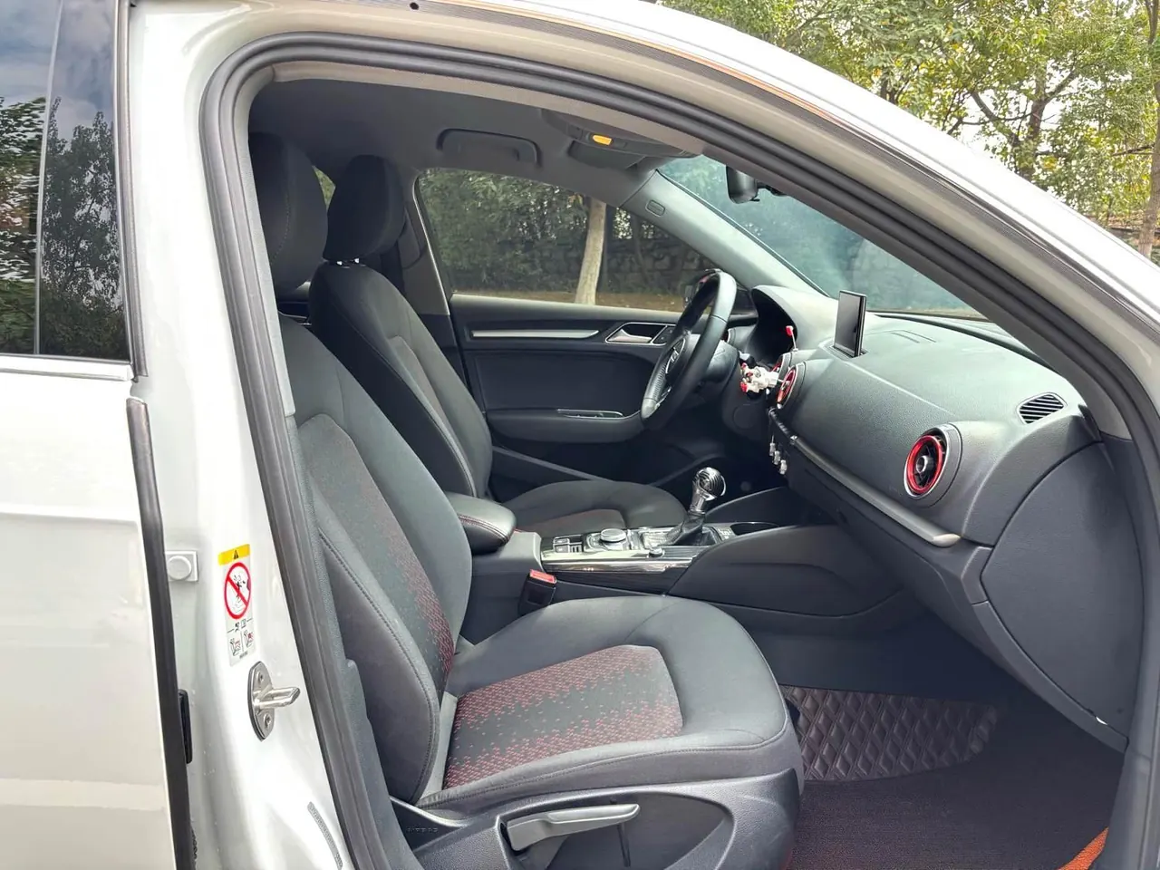 Audi 2020 A3 Sportback 1.4TFSI 35TFSI aggressive automatic gear 16