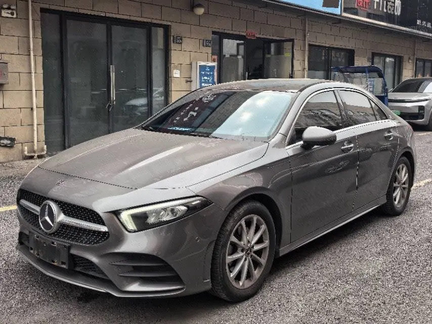 打开图片灯箱:Mercedes Benz Class A 2020 A 200 L 1.3T Dynamic (Modified) Automatic Gear