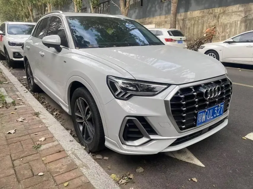 Audi 2022 Q3 1.4TFSI 35TFSI Aggressive Dynamic Automatic 3