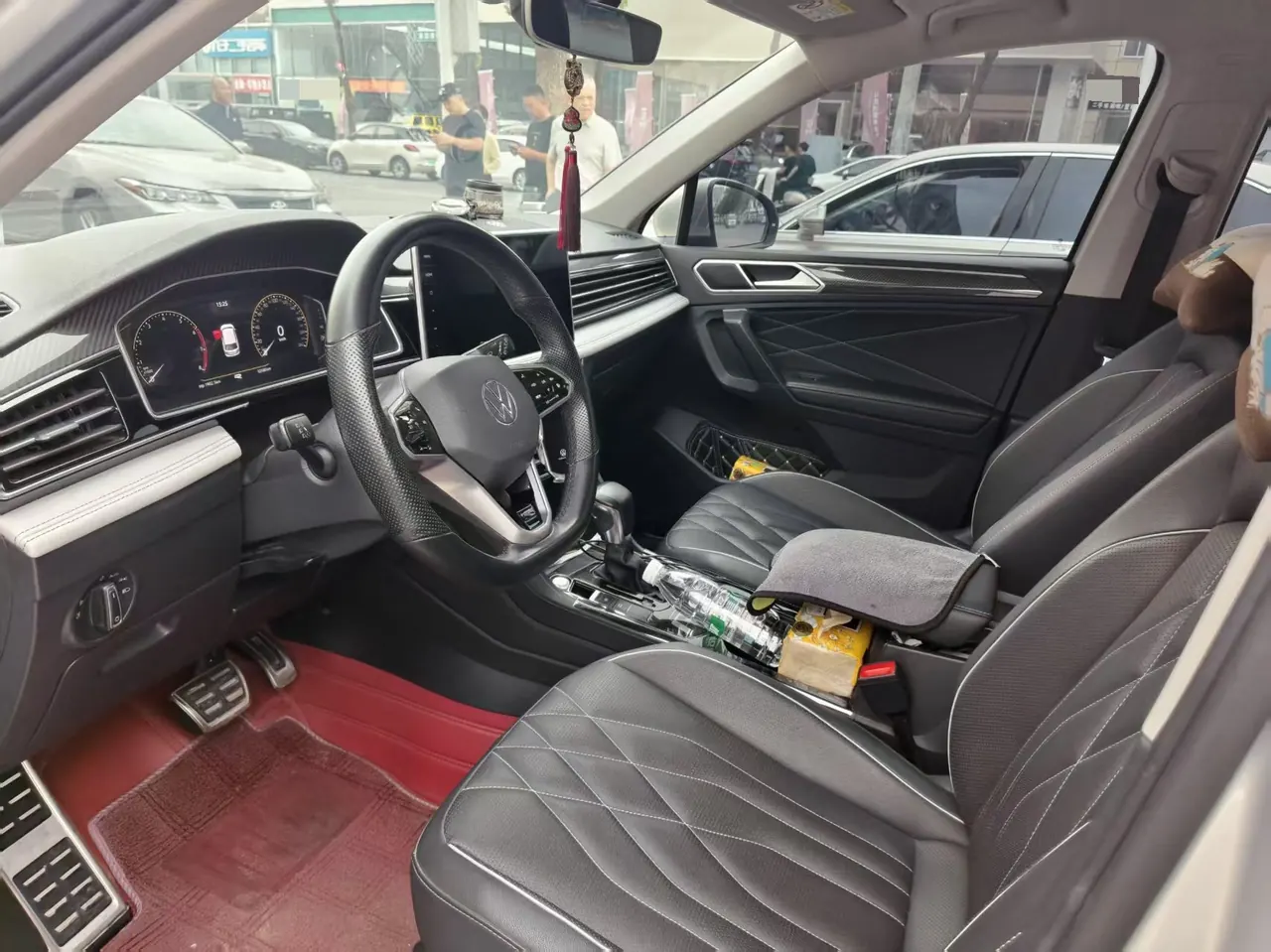 Volkswagen 2022 Tiguan L R-Line 2.0TSI 330TSI Two-Drive R-Line Overdrive Automatic Gear 3