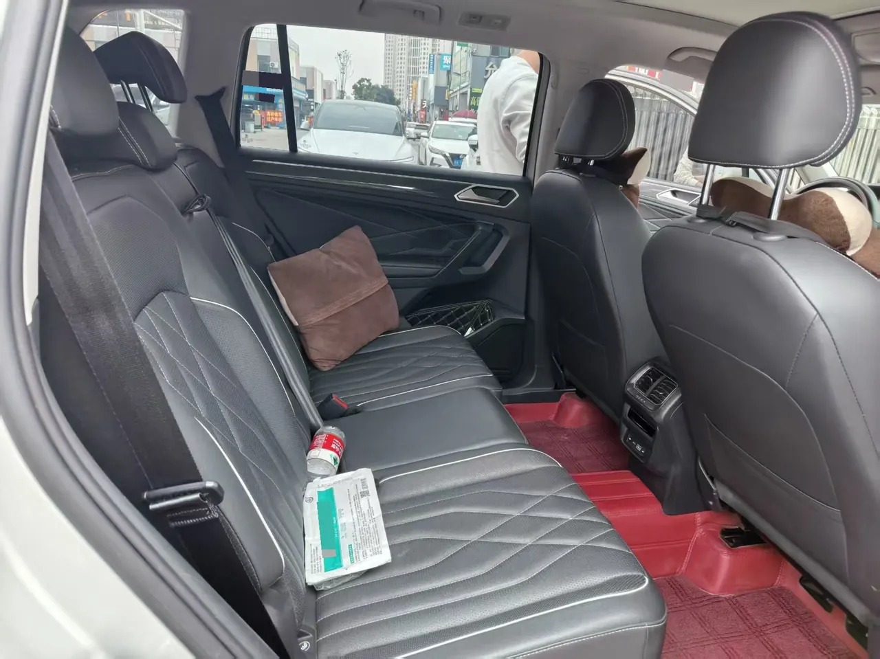 Volkswagen 2022 Tiguan L R-Line 2.0TSI 330TSI Two-Drive R-Line Overdrive Automatic Gear 4