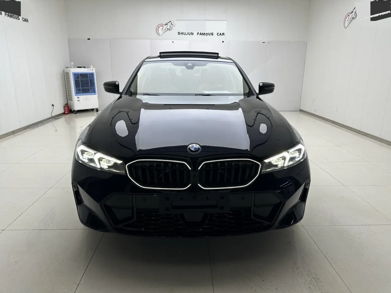 BMW 3 Series 2025 330Li 2.0T M Sports Obsidian Night Suit Automatic Gear 2