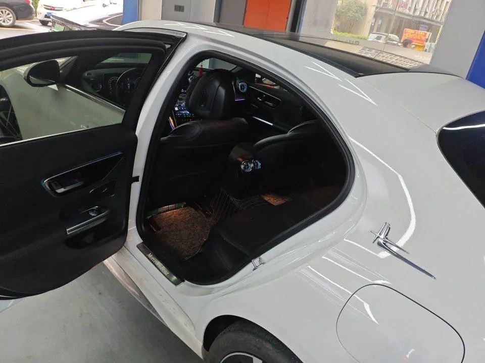 Mercedes Benz Class C 2024 C 350 e L 2.0T (changed) automatic gear 6