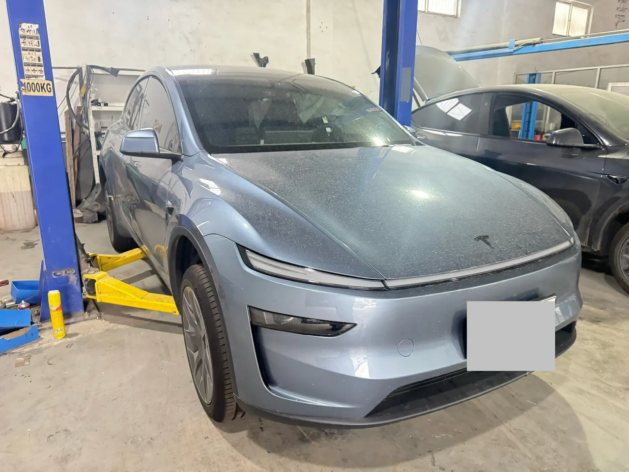 Открыть галерею: Tesla 2025 Model Y L Long Endurance All-Wheel Drive Automatic Transmission