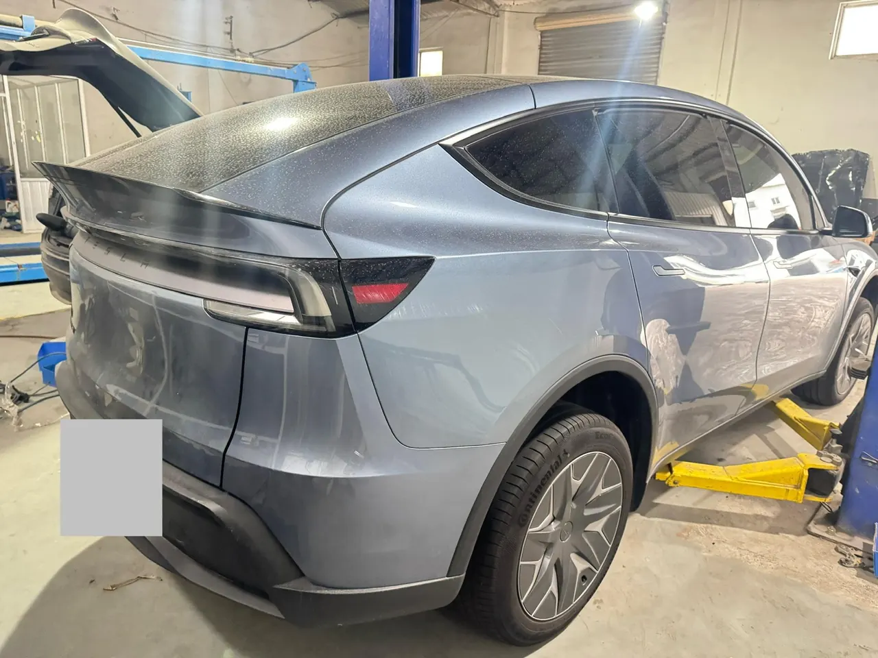 Tesla 2025 Model Y L Long Endurance All-Wheel Drive Automatic Transmission 2