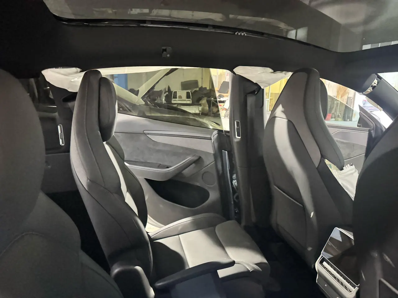 Tesla 2025 Model Y L Long Endurance All-Wheel Drive Automatic Transmission 3