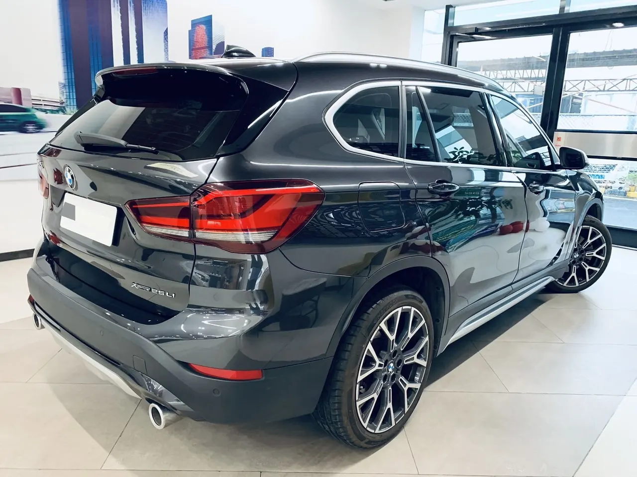 BMW 2022 X1 xDrive25Li 2.0T exclusive automatic gear 2