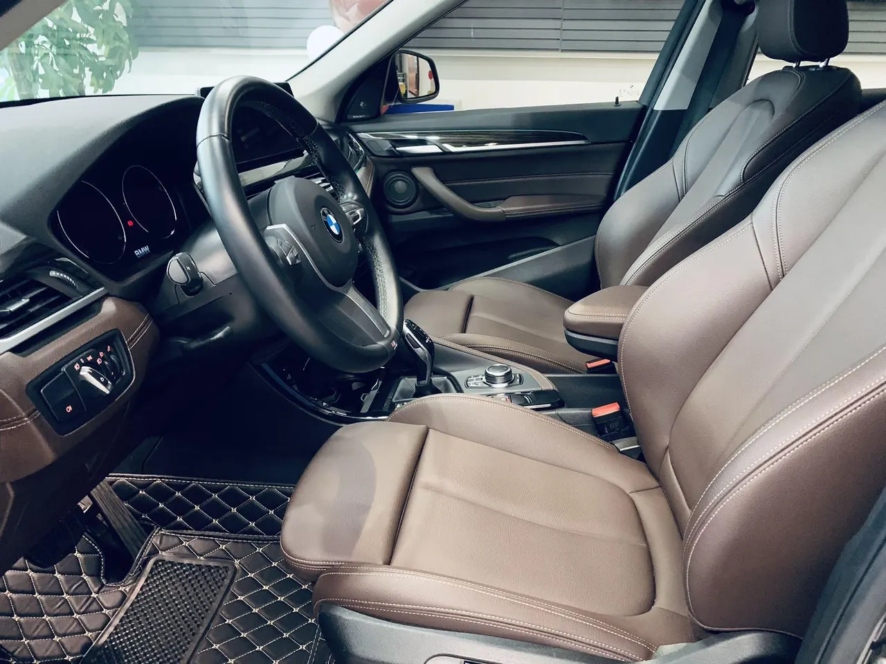 BMW 2022 X1 xDrive25Li 2.0T exclusive automatic gear 5