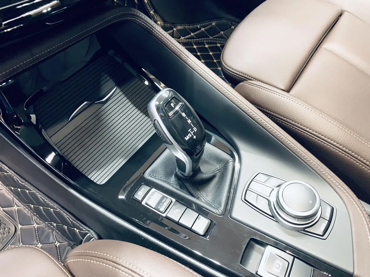 BMW 2022 X1 xDrive25Li 2.0T exclusive automatic gear 7