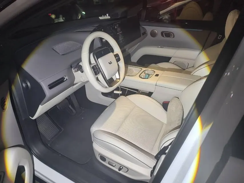 Li 2025 i6 four-wheel drive basic automatic transmission 2