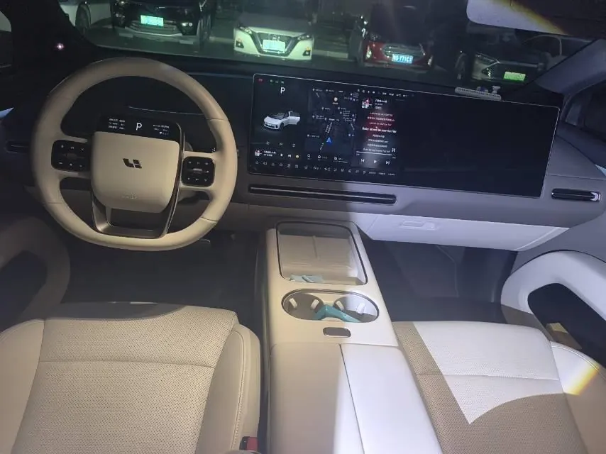 Li 2025 i6 four-wheel drive basic automatic transmission 4