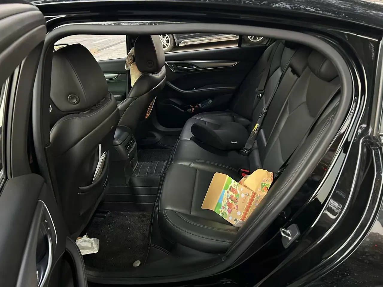 Cadillac 2022 CT5 2.0T 28T Luxury (Standard Edition) Automatic Gear 4