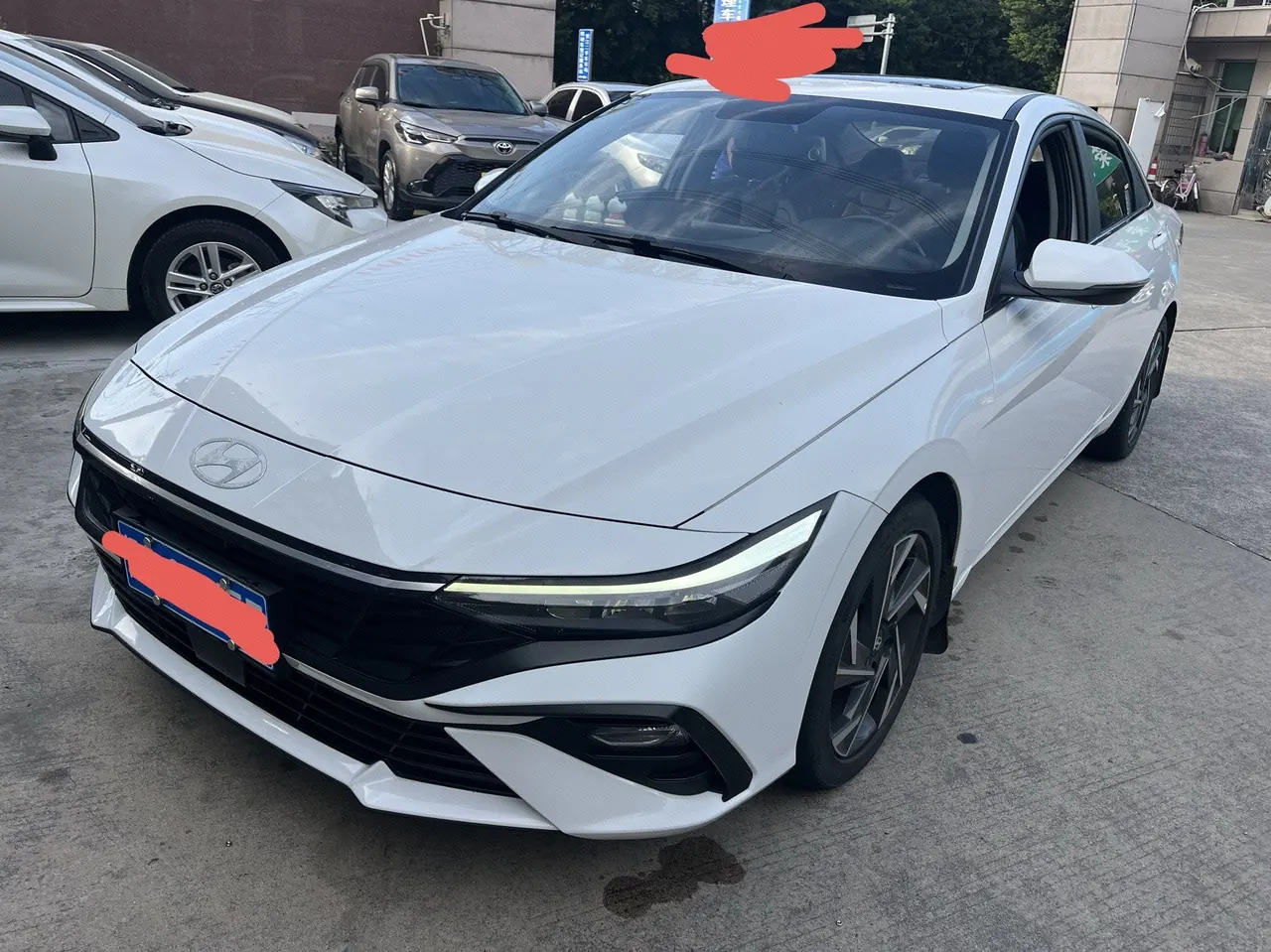 Открыть галерею: Hyundai 2023 Elantra-sedan 1.5 stepless GLX elite automatic gear