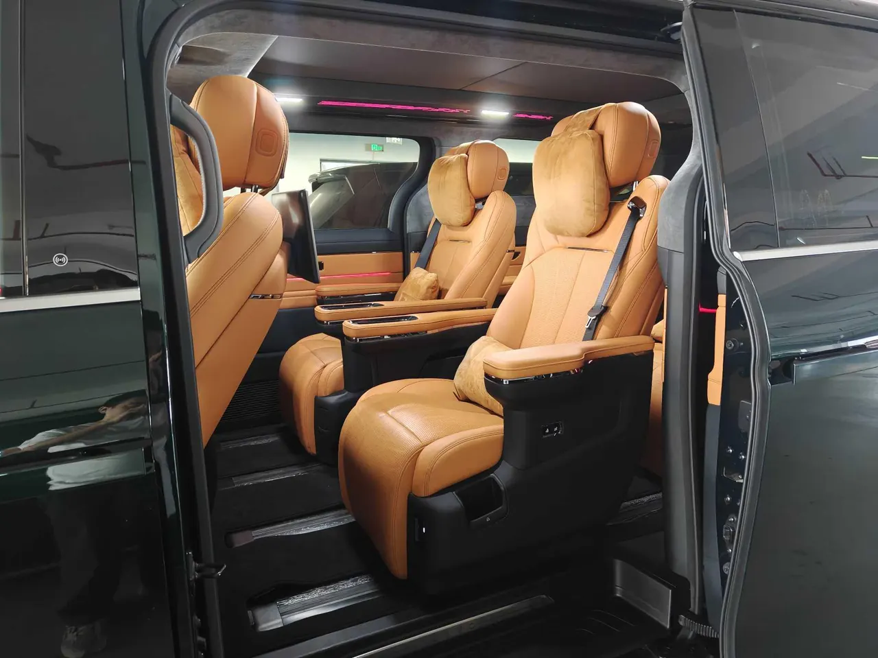 LEVC 2024 L 380 140 6-seat 4-wheel drive Ultra automatic gear 3