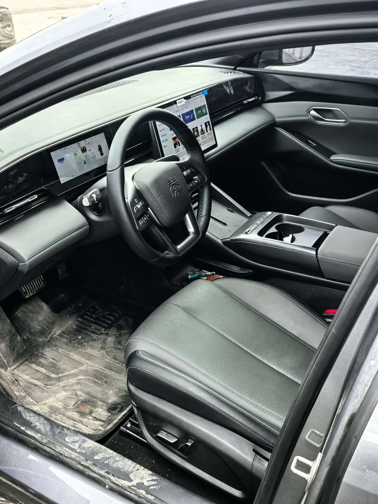 BYD 2025 Qin L EV 470KM Leading Automatic Gear 2