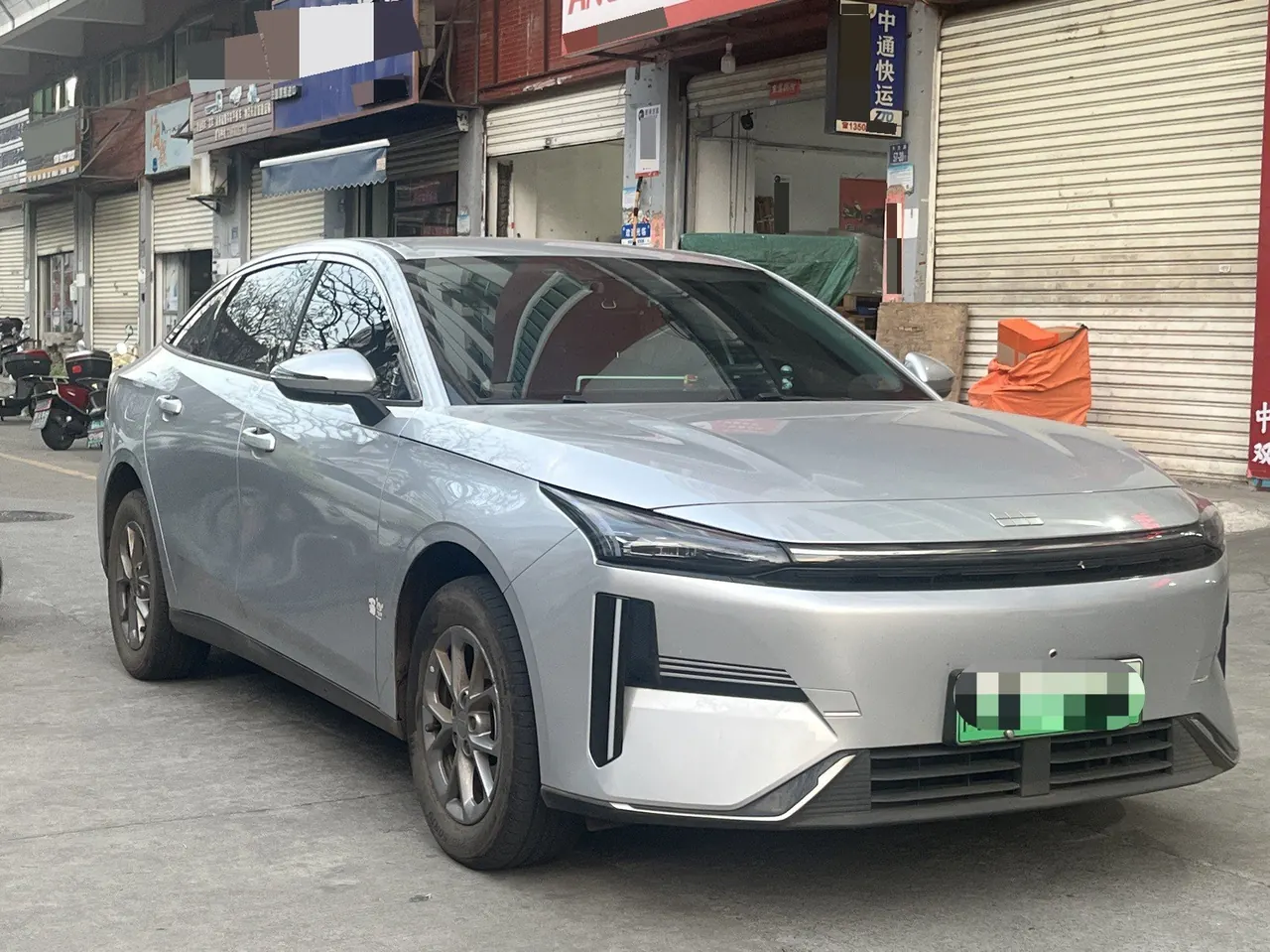 Geely Galaxy 2025 L6 EM-i 1.5 60km sailing version of automatic gear 3