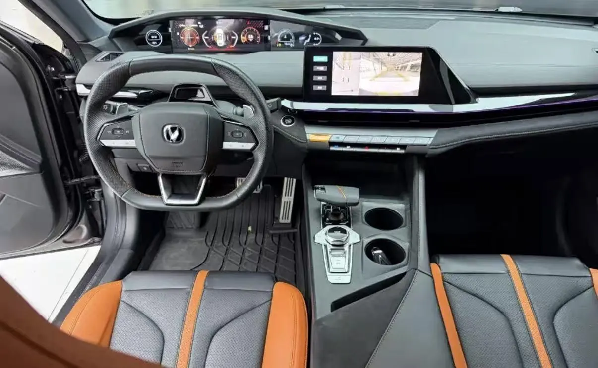 ChangAn 2024 UNI-V 1.5T Distinguished Sports Automatic 4