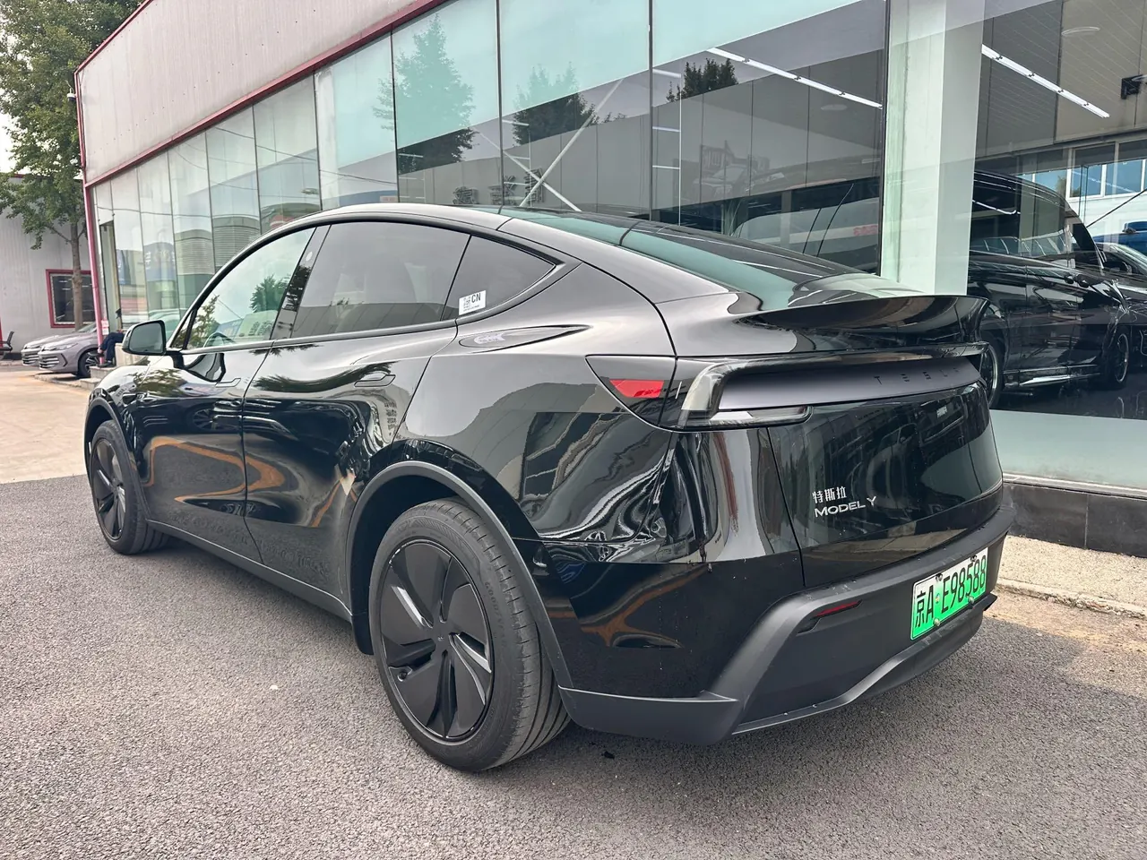Tesla 2025 Model Y Rear Wheel Drive First Edition Automatic Transmission 11