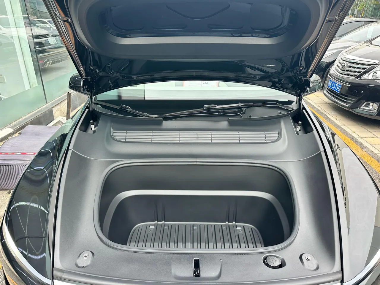 Tesla 2025 Model Y Rear Wheel Drive First Edition Automatic Transmission 7